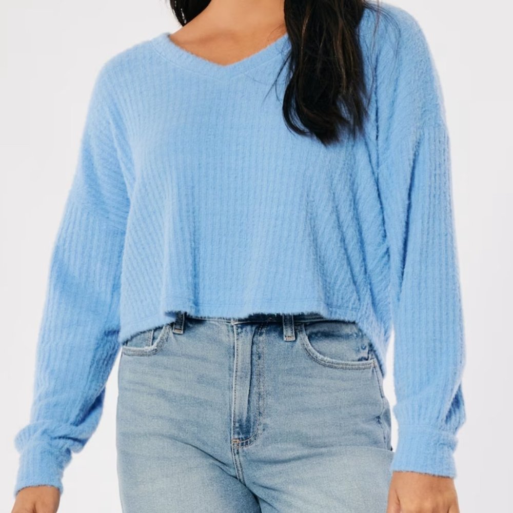 hollister v neck sweater